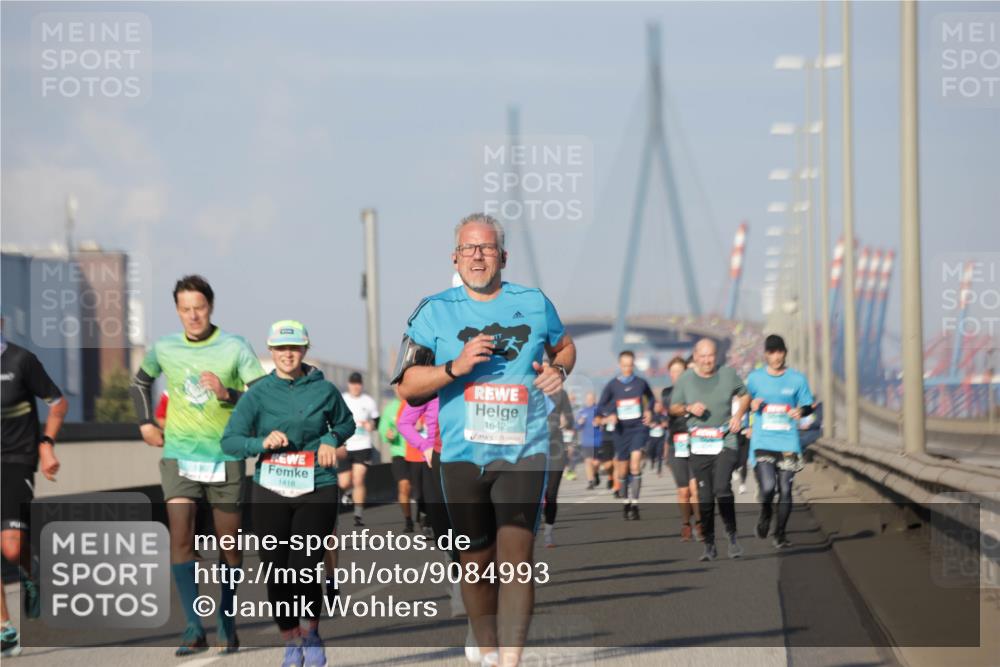03.10.2025 - Köhlbrandbrückenlauf Jannik Wohlers http://msf.ph/oto/9084993 03.10.2025 09:56:36 Position 3 1418, 1642 meine-sportfotos.de