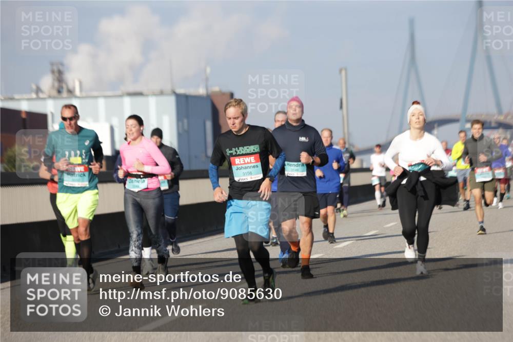 03.10.2025 - Köhlbrandbrückenlauf Jannik Wohlers http://msf.ph/oto/9085630 03.10.2025 09:56:56 Position 3 3549, 3156, 3146 meine-sportfotos.de