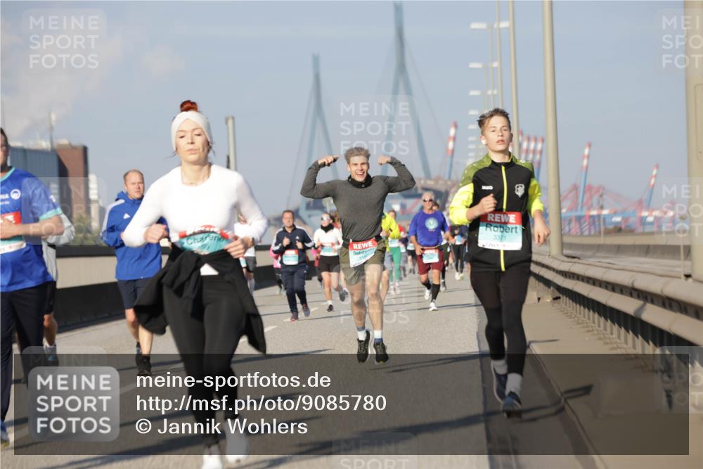 03.10.2025 - Köhlbrandbrückenlauf Jannik Wohlers http://msf.ph/oto/9085780 03.10.2025 09:57:00 Position 3 3371 meine-sportfotos.de