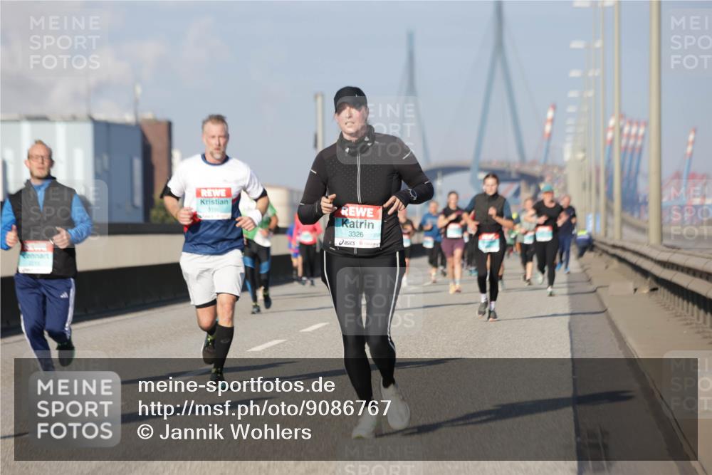 03.10.2025 - Köhlbrandbrückenlauf Jannik Wohlers http://msf.ph/oto/9086767 03.10.2025 09:57:24 Position 3 3326 meine-sportfotos.de
