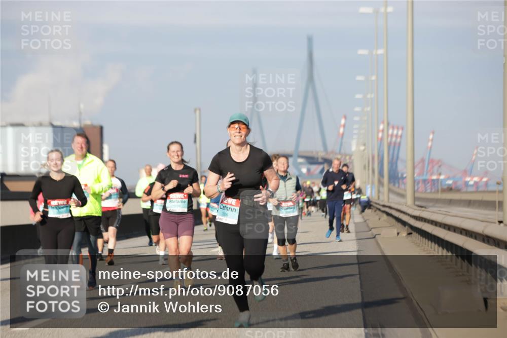 03.10.2025 - Köhlbrandbrückenlauf Jannik Wohlers http://msf.ph/oto/9087056 03.10.2025 09:57:34 Position 3 1169, 2006 meine-sportfotos.de