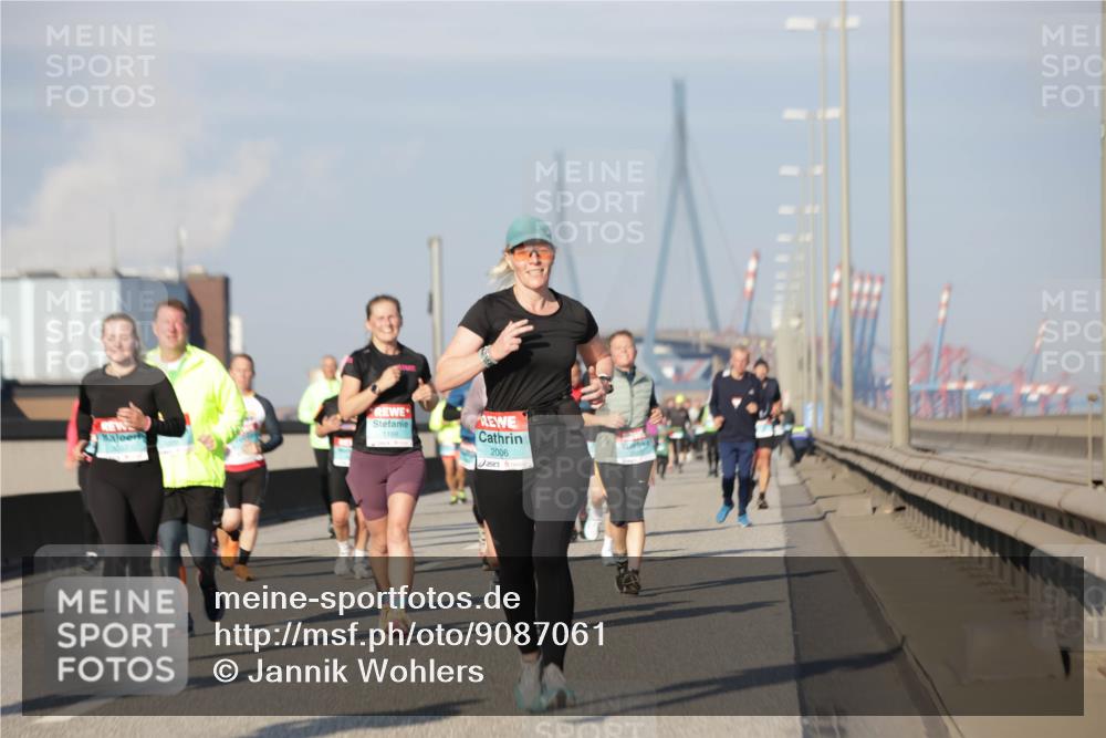03.10.2025 - Köhlbrandbrückenlauf Jannik Wohlers http://msf.ph/oto/9087061 03.10.2025 09:57:34 Position 3 1169, 2006 meine-sportfotos.de