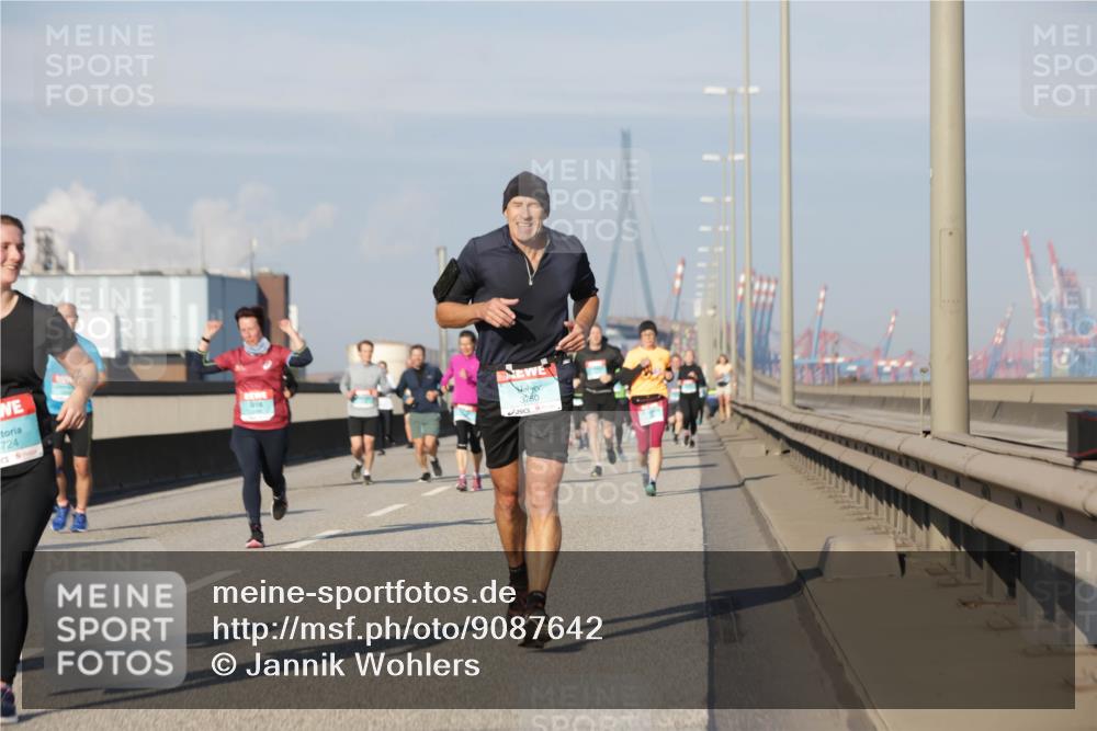 03.10.2025 - Köhlbrandbrückenlauf Jannik Wohlers http://msf.ph/oto/9087642 03.10.2025 09:57:50 Position 3 724, 3750 meine-sportfotos.de