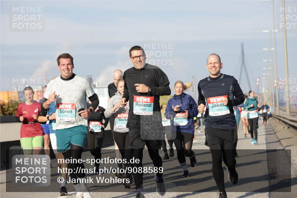 03.10.2025 - Köhlbrandbrückenlauf Jannik Wohlers http://msf.ph/oto/9088589 03.10.2025 09:58:14 Position 3 1782, 1588, 1714, 2230, 1892 meine-sportfotos.de