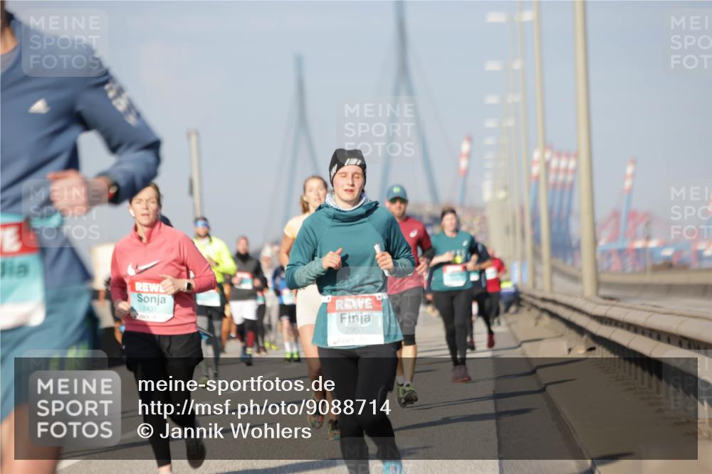 03.10.2025 - Köhlbrandbrückenlauf Jannik Wohlers http://msf.ph/oto/9088714 03.10.2025 09:58:18 Position 3 1431, 2953 meine-sportfotos.de