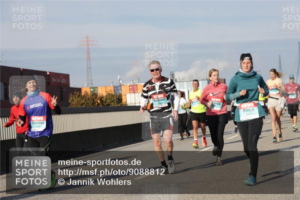 03.10.2025 - Köhlbrandbrückenlauf Jannik Wohlers http://msf.ph/oto/9088812 03.10.2025 09:58:20 Position 3 2938, 3540, 2110, 1431, 2953 meine-sportfotos.de