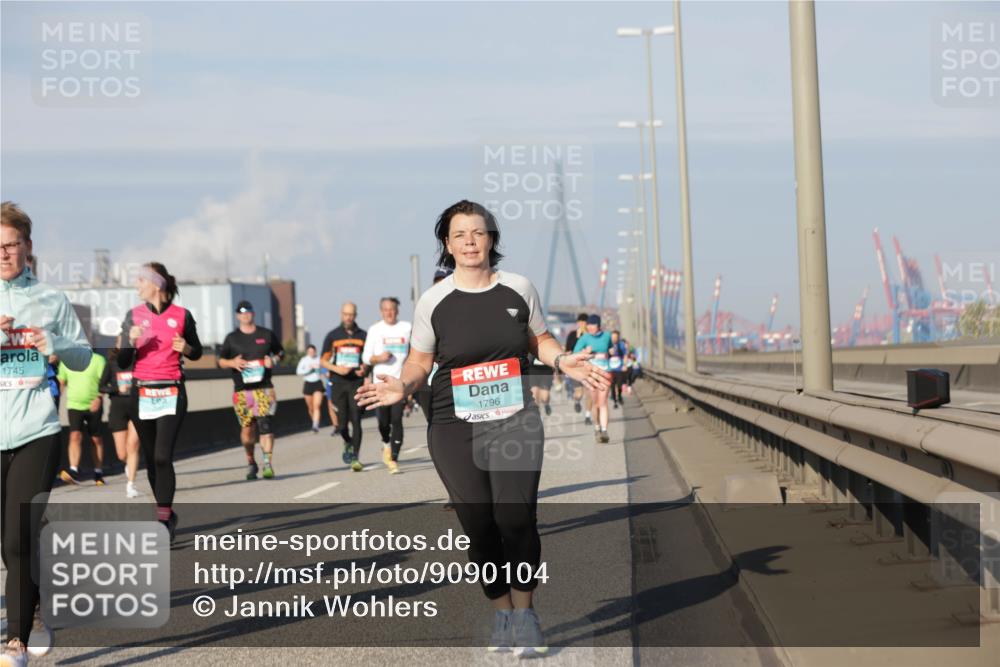 03.10.2025 - Köhlbrandbrückenlauf Jannik Wohlers http://msf.ph/oto/9090104 03.10.2025 09:58:51 Position 3 1745, 1796 meine-sportfotos.de