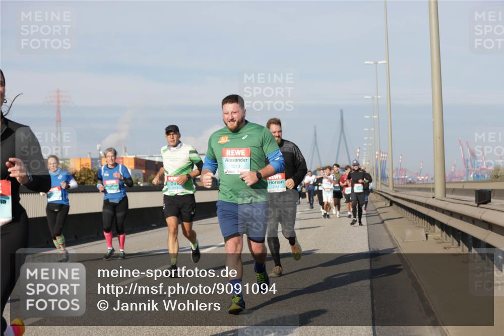 03.10.2025 - Köhlbrandbrückenlauf Jannik Wohlers http://msf.ph/oto/9091094 03.10.2025 09:59:17 Position 3 1813, 1213, 3144 meine-sportfotos.de