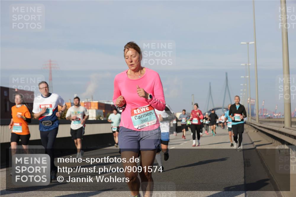 03.10.2025 - Köhlbrandbrückenlauf Jannik Wohlers http://msf.ph/oto/9091574 03.10.2025 09:59:30 Position 3 3507 meine-sportfotos.de