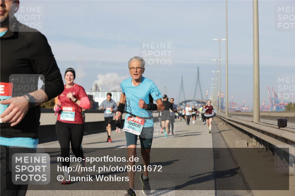 03.10.2025 - Köhlbrandbrückenlauf Jannik Wohlers http://msf.ph/oto/9091672 03.10.2025 09:59:36 Position 3 1591, 2902 meine-sportfotos.de