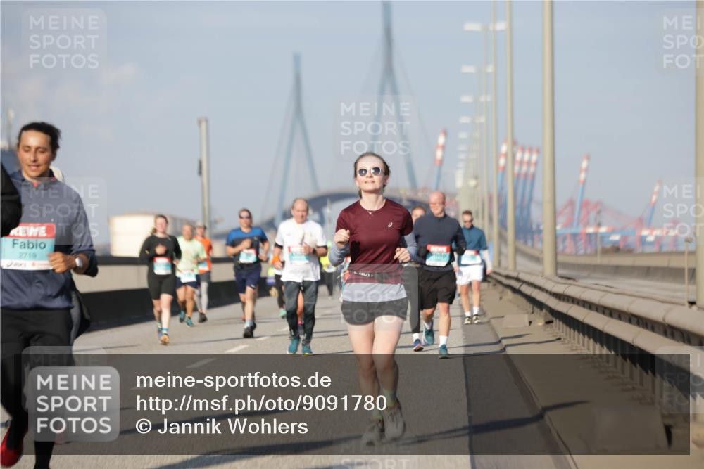 03.10.2025 - Köhlbrandbrückenlauf Jannik Wohlers http://msf.ph/oto/9091780 03.10.2025 09:59:40 Position 3 02, 2719 meine-sportfotos.de