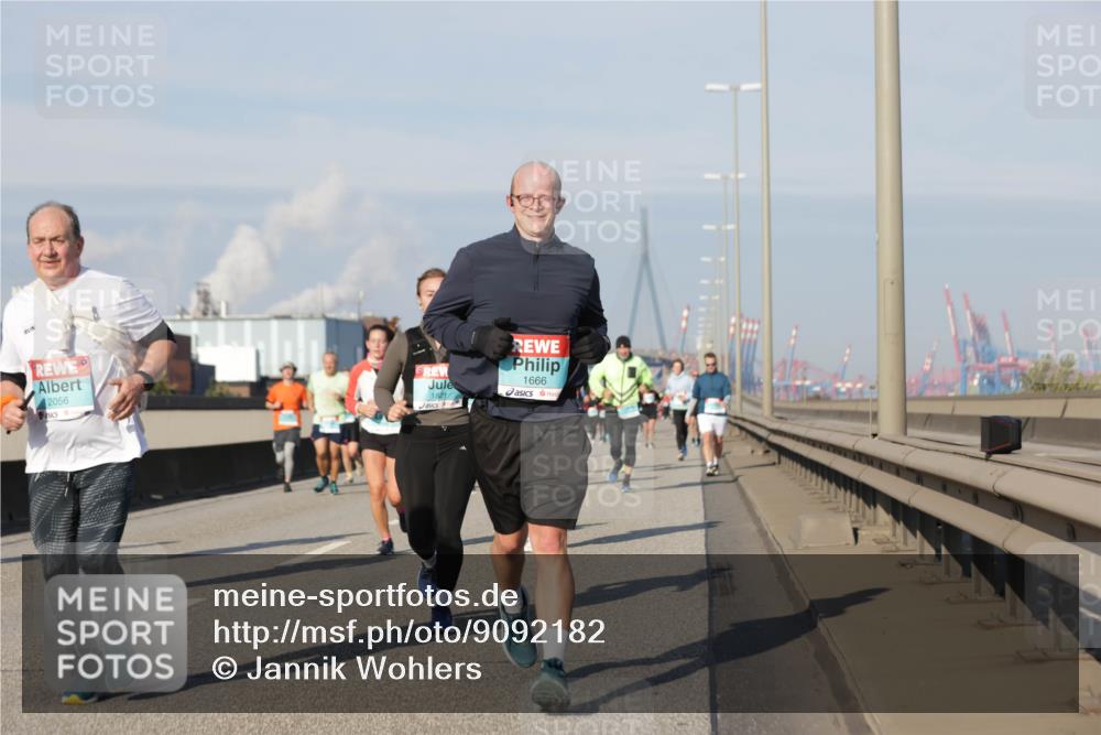 03.10.2025 - Köhlbrandbrückenlauf Jannik Wohlers http://msf.ph/oto/9092182 03.10.2025 09:59:50 Position 3 2056, 1821, 1666 meine-sportfotos.de