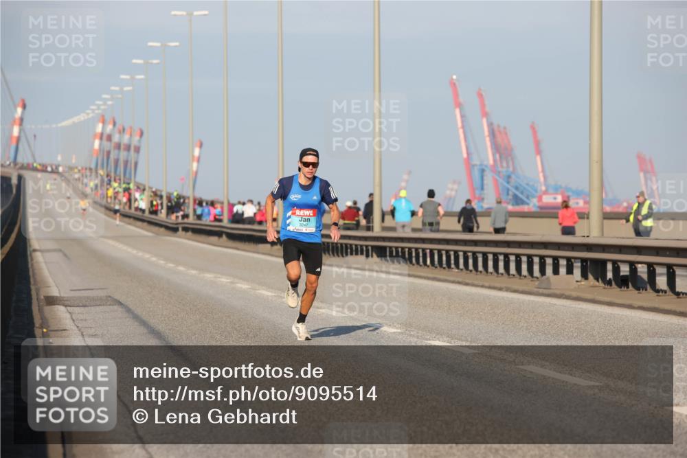 03.10.2025 - Köhlbrandbrückenlauf Lena Gebhardt http://msf.ph/oto/9095514 03.10.2025 09:32:18 Position 2 3247 meine-sportfotos.de