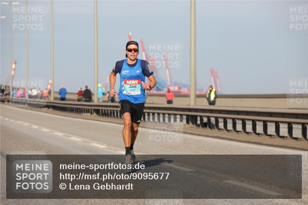03.10.2025 - Köhlbrandbrückenlauf Lena Gebhardt http://msf.ph/oto/9095677 03.10.2025 09:32:20 Position 2 3247 meine-sportfotos.de