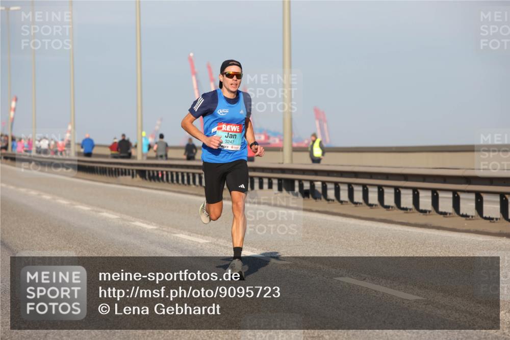 03.10.2025 - Köhlbrandbrückenlauf Lena Gebhardt http://msf.ph/oto/9095723 03.10.2025 09:32:20 Position 2 3247 meine-sportfotos.de
