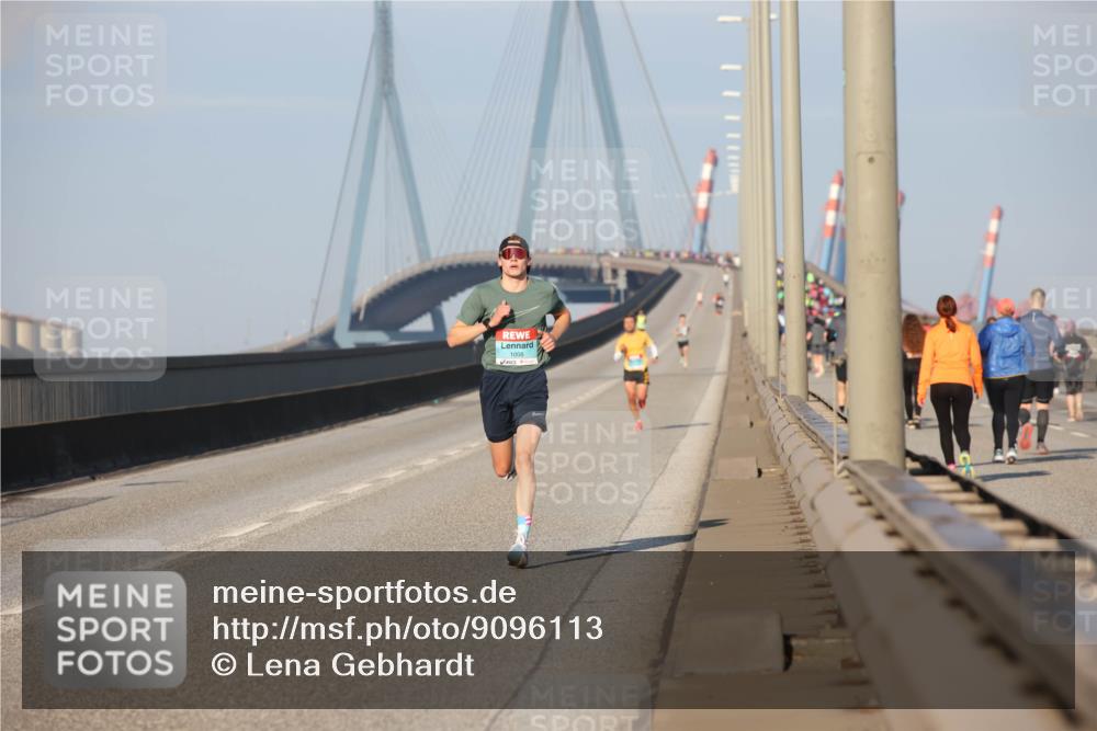 03.10.2025 - Köhlbrandbrückenlauf Lena Gebhardt http://msf.ph/oto/9096113 03.10.2025 09:33:00 Position 2 1008 meine-sportfotos.de