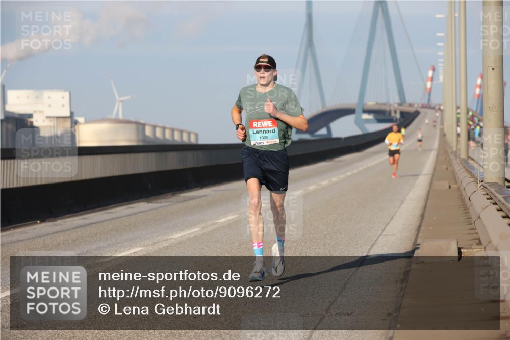 03.10.2025 - Köhlbrandbrückenlauf Lena Gebhardt http://msf.ph/oto/9096272 03.10.2025 09:33:03 Position 2 1008 meine-sportfotos.de