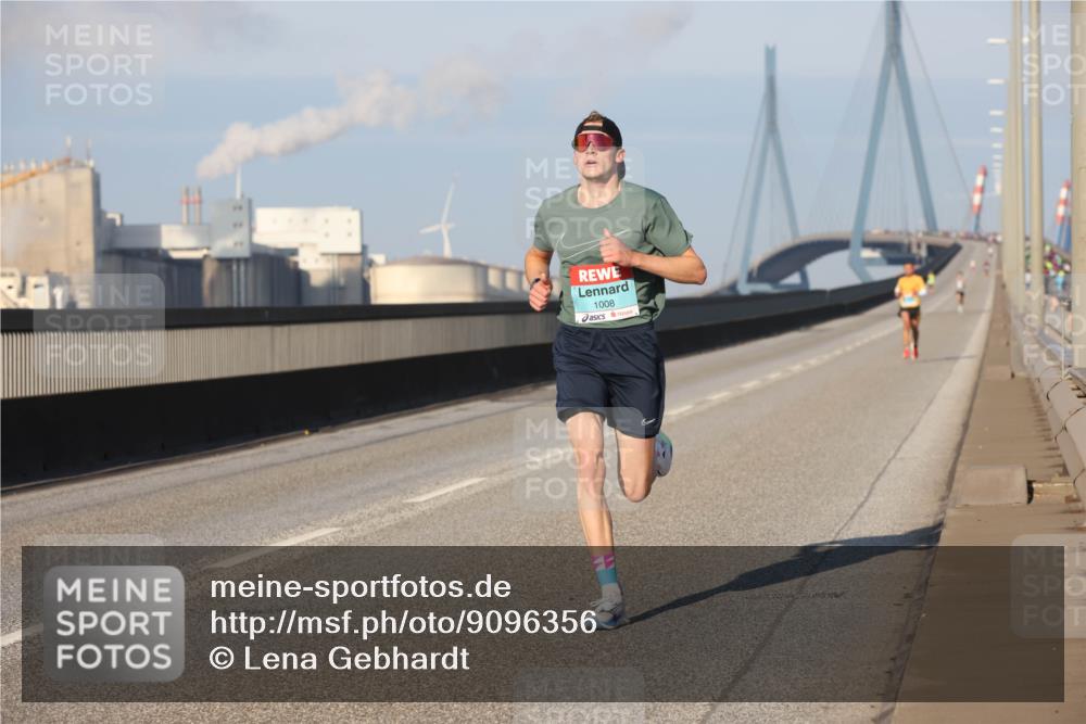 03.10.2025 - Köhlbrandbrückenlauf Lena Gebhardt http://msf.ph/oto/9096356 03.10.2025 09:33:04 Position 2 1008 meine-sportfotos.de