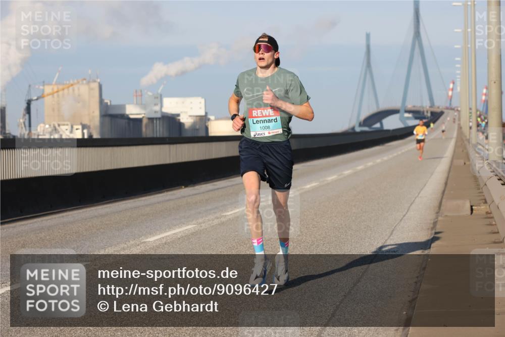 03.10.2025 - Köhlbrandbrückenlauf Lena Gebhardt http://msf.ph/oto/9096427 03.10.2025 09:33:05 Position 2 1008 meine-sportfotos.de