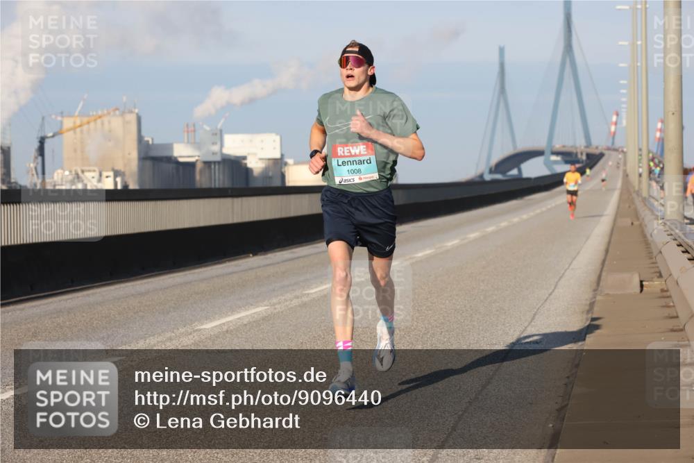 03.10.2025 - Köhlbrandbrückenlauf Lena Gebhardt http://msf.ph/oto/9096440 03.10.2025 09:33:05 Position 2 1008 meine-sportfotos.de