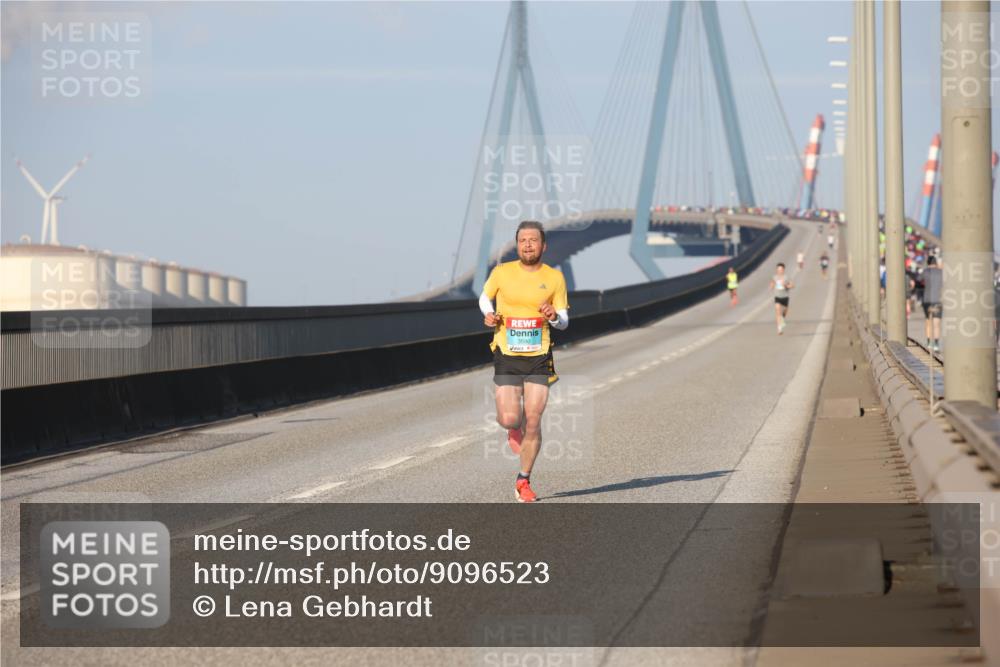 03.10.2025 - Köhlbrandbrückenlauf Lena Gebhardt http://msf.ph/oto/9096523 03.10.2025 09:33:12 Position 2  meine-sportfotos.de