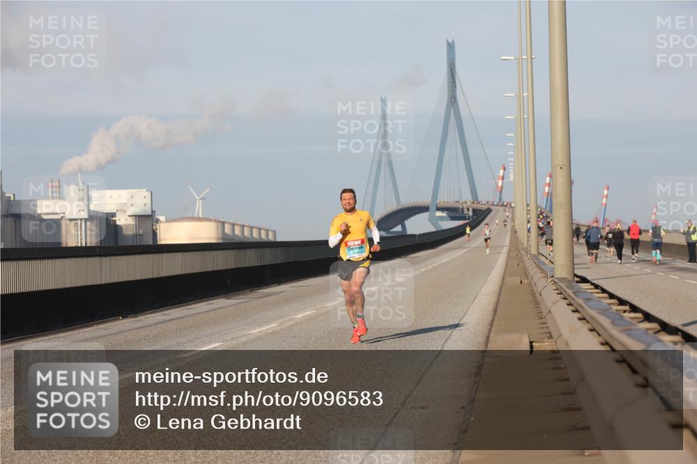 03.10.2025 - Köhlbrandbrückenlauf Lena Gebhardt http://msf.ph/oto/9096583 03.10.2025 09:33:14 Position 2  meine-sportfotos.de