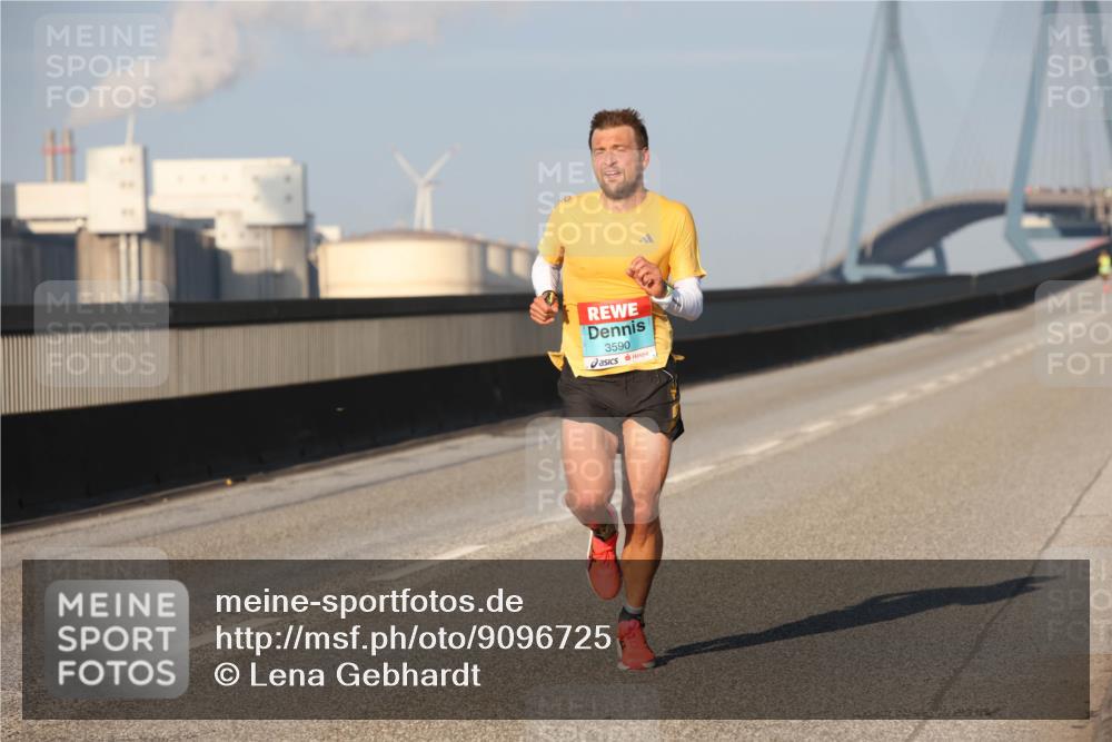 03.10.2025 - Köhlbrandbrückenlauf Lena Gebhardt http://msf.ph/oto/9096725 03.10.2025 09:33:16 Position 2 3590 meine-sportfotos.de