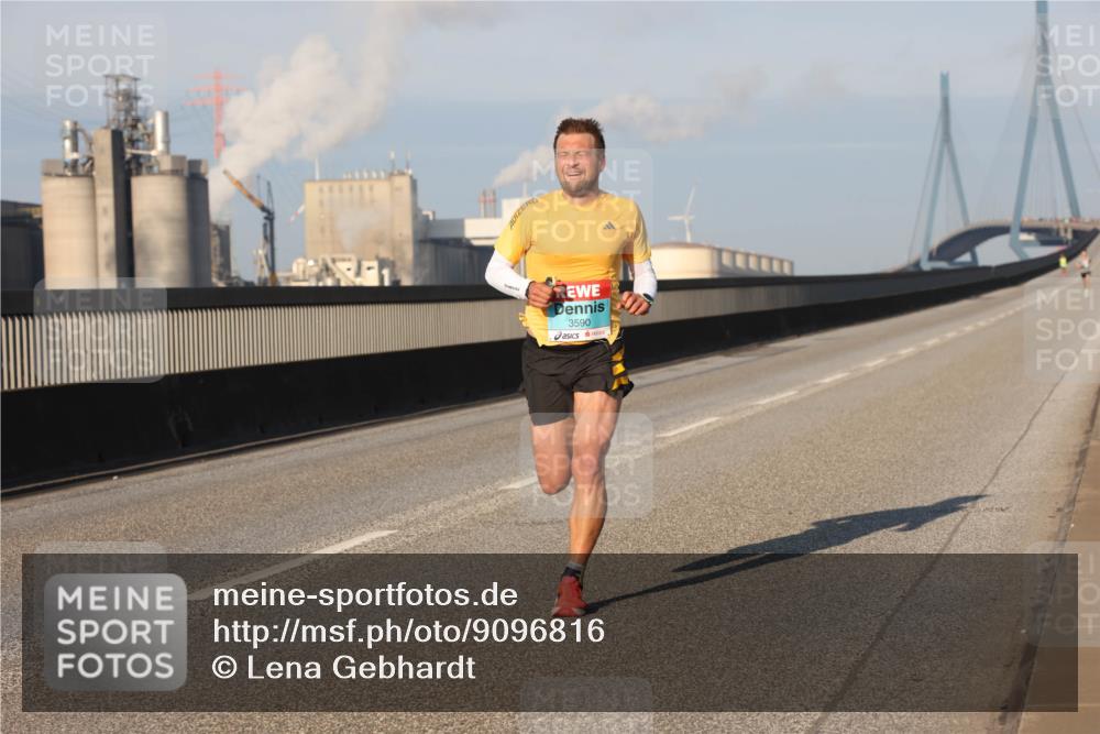 03.10.2025 - Köhlbrandbrückenlauf Lena Gebhardt http://msf.ph/oto/9096816 03.10.2025 09:33:17 Position 2 3590 meine-sportfotos.de