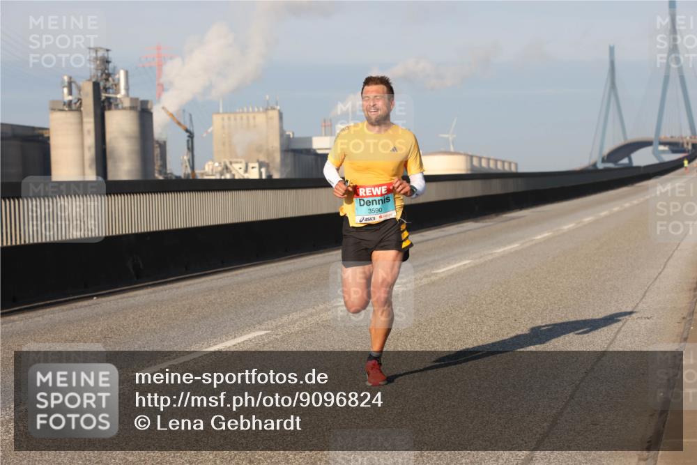 03.10.2025 - Köhlbrandbrückenlauf Lena Gebhardt http://msf.ph/oto/9096824 03.10.2025 09:33:17 Position 2 3590 meine-sportfotos.de