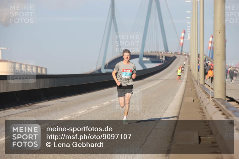 03.10.2025 - Köhlbrandbrückenlauf Lena Gebhardt http://msf.ph/oto/9097107 03.10.2025 09:33:36 Position 2 3782, 4 meine-sportfotos.de