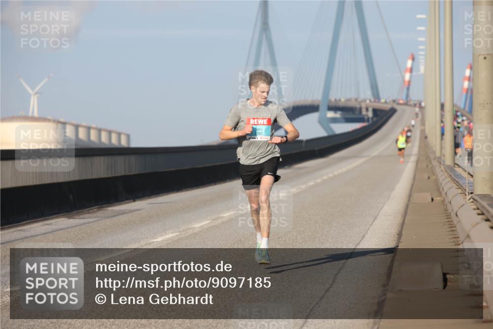 03.10.2025 - Köhlbrandbrückenlauf Lena Gebhardt http://msf.ph/oto/9097185 03.10.2025 09:33:37 Position 2  meine-sportfotos.de