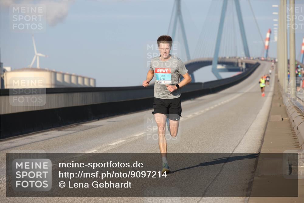 03.10.2025 - Köhlbrandbrückenlauf Lena Gebhardt http://msf.ph/oto/9097214 03.10.2025 09:33:37 Position 2 3782 meine-sportfotos.de