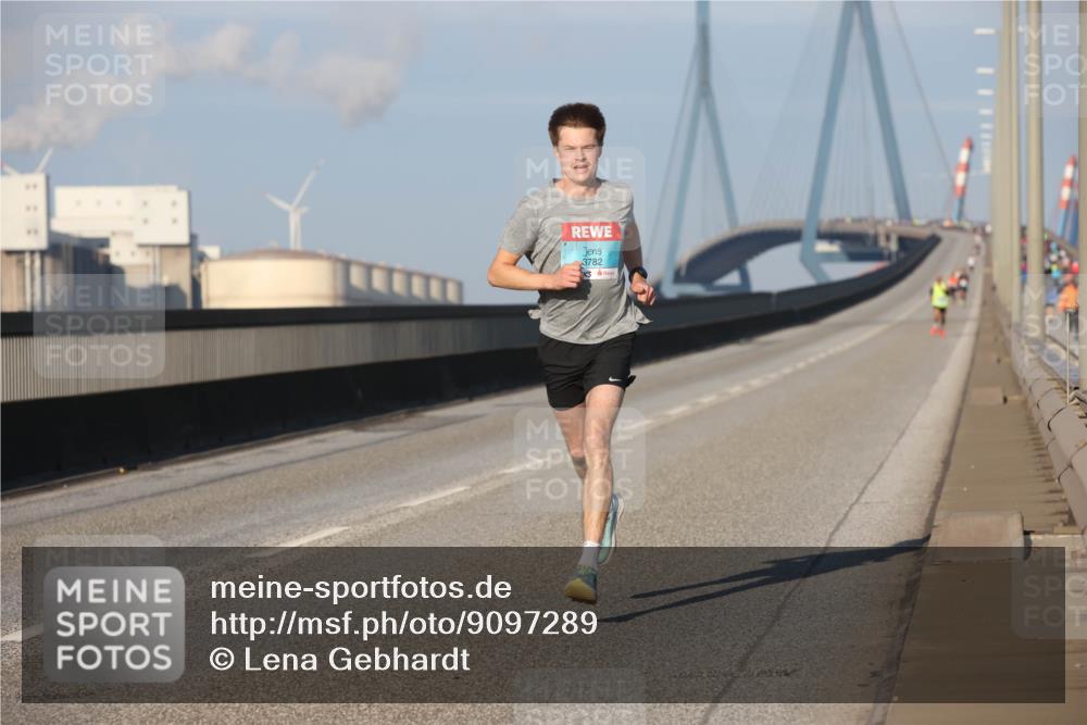 03.10.2025 - Köhlbrandbrückenlauf Lena Gebhardt http://msf.ph/oto/9097289 03.10.2025 09:33:38 Position 2 3782 meine-sportfotos.de