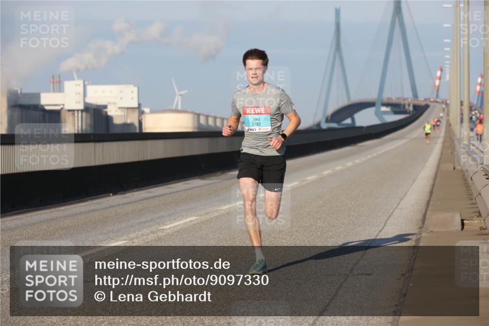 03.10.2025 - Köhlbrandbrückenlauf Lena Gebhardt http://msf.ph/oto/9097330 03.10.2025 09:33:39 Position 2 3782 meine-sportfotos.de