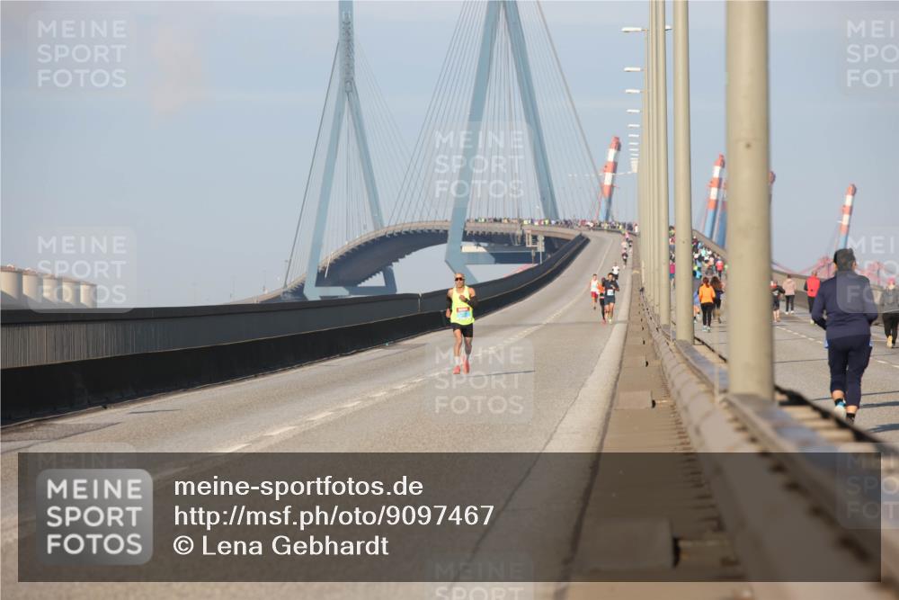 03.10.2025 - Köhlbrandbrückenlauf Lena Gebhardt http://msf.ph/oto/9097467 03.10.2025 09:33:50 Position 2  meine-sportfotos.de