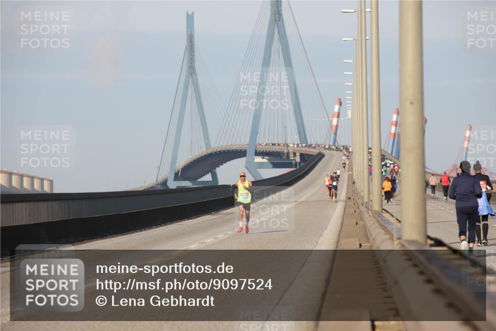 03.10.2025 - Köhlbrandbrückenlauf Lena Gebhardt http://msf.ph/oto/9097524 03.10.2025 09:33:52 Position 2  meine-sportfotos.de