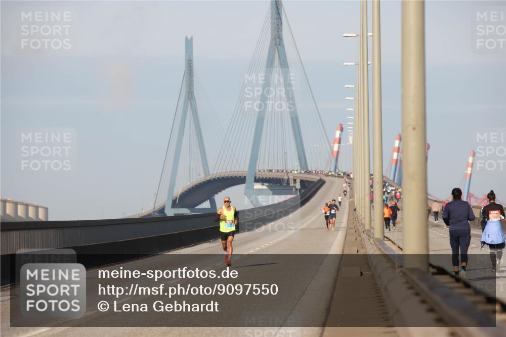 03.10.2025 - Köhlbrandbrückenlauf Lena Gebhardt http://msf.ph/oto/9097550 03.10.2025 09:33:53 Position 2  meine-sportfotos.de