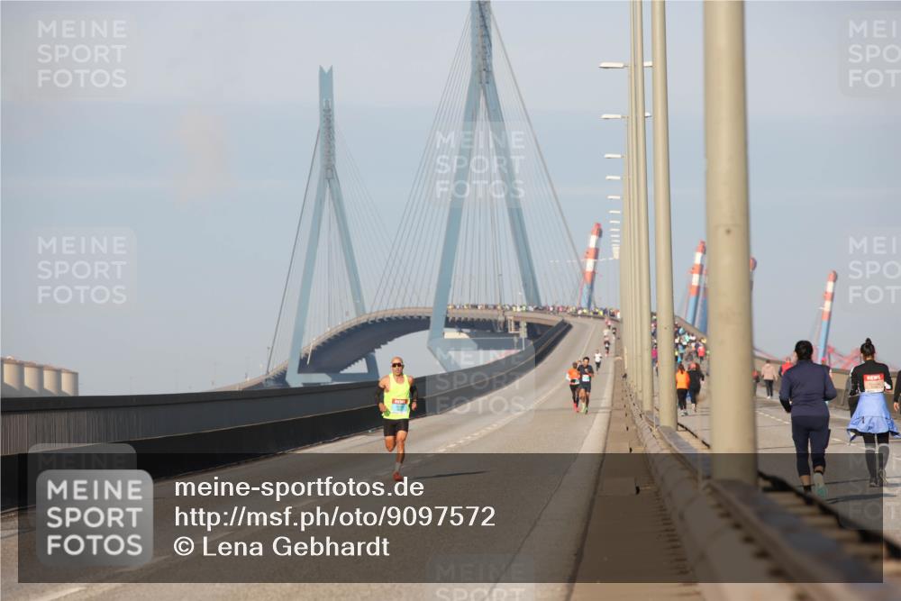 03.10.2025 - Köhlbrandbrückenlauf Lena Gebhardt http://msf.ph/oto/9097572 03.10.2025 09:33:54 Position 2  meine-sportfotos.de