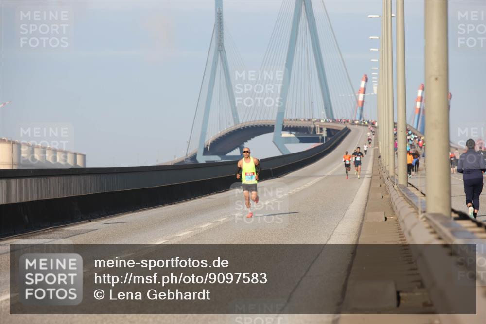 03.10.2025 - Köhlbrandbrückenlauf Lena Gebhardt http://msf.ph/oto/9097583 03.10.2025 09:33:55 Position 2  meine-sportfotos.de