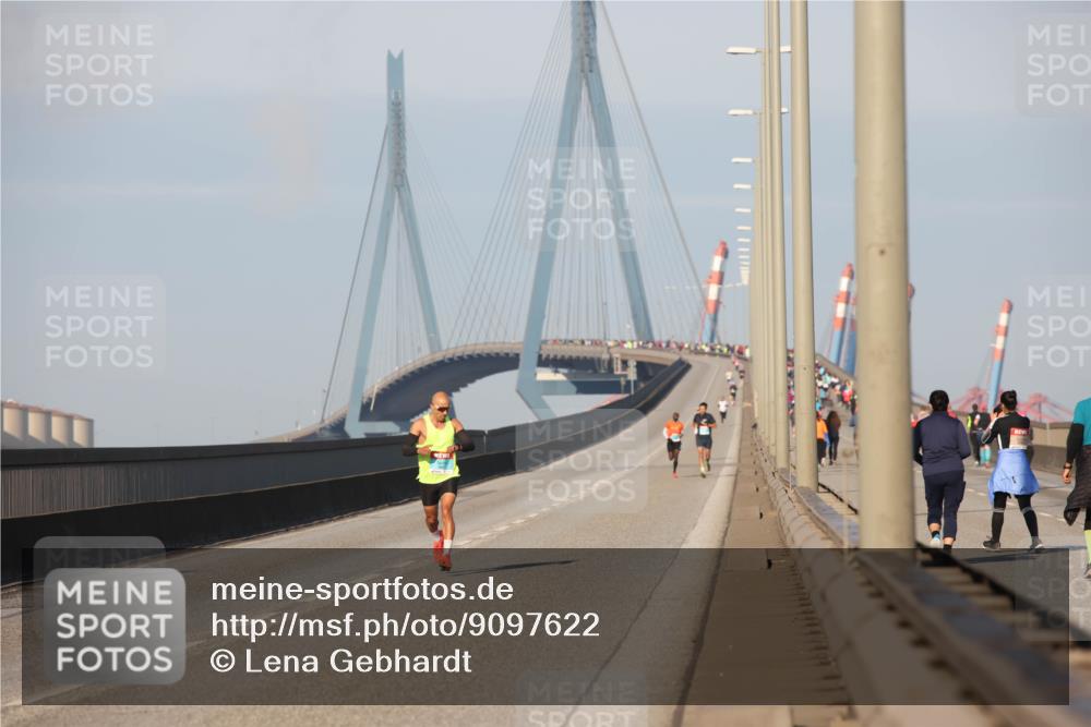 03.10.2025 - Köhlbrandbrückenlauf Lena Gebhardt http://msf.ph/oto/9097622 03.10.2025 09:33:56 Position 2  meine-sportfotos.de