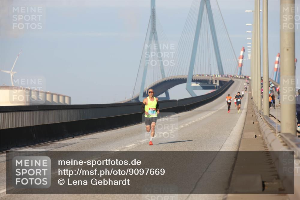03.10.2025 - Köhlbrandbrückenlauf Lena Gebhardt http://msf.ph/oto/9097669 03.10.2025 09:33:58 Position 2  meine-sportfotos.de
