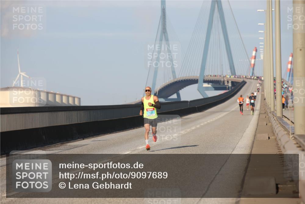 03.10.2025 - Köhlbrandbrückenlauf Lena Gebhardt http://msf.ph/oto/9097689 03.10.2025 09:33:59 Position 2  meine-sportfotos.de