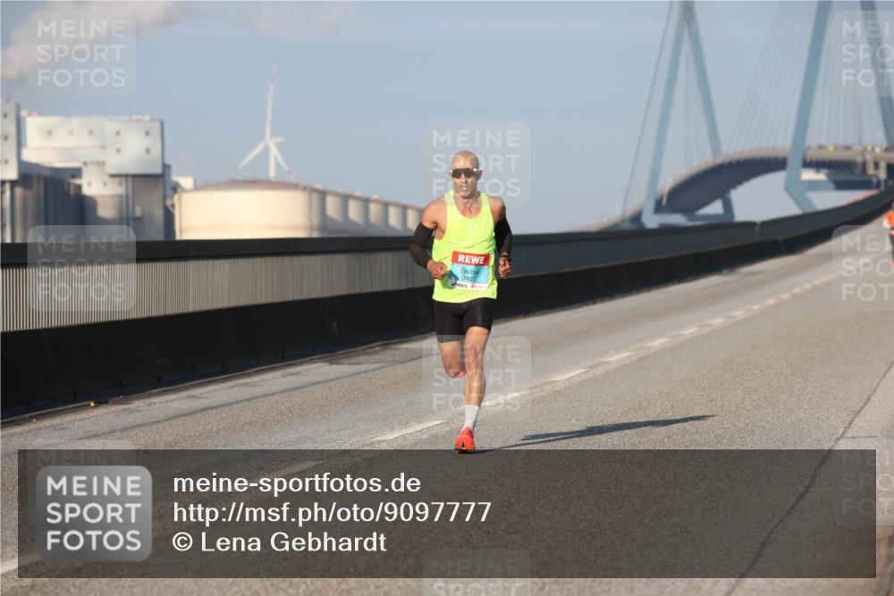 03.10.2025 - Köhlbrandbrückenlauf Lena Gebhardt http://msf.ph/oto/9097777 03.10.2025 09:34:02 Position 2 3807 meine-sportfotos.de