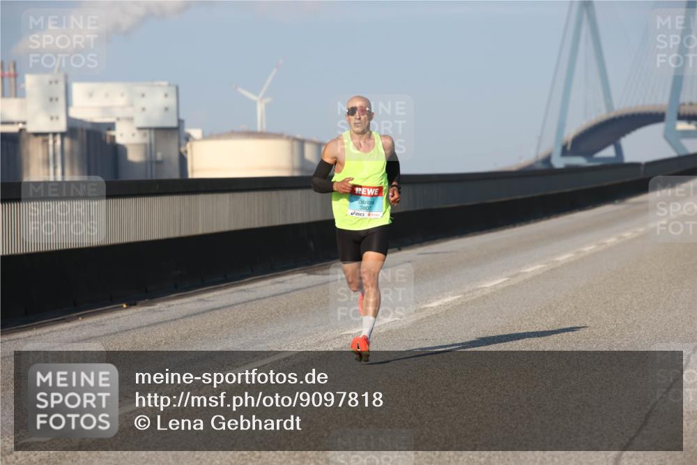 03.10.2025 - Köhlbrandbrückenlauf Lena Gebhardt http://msf.ph/oto/9097818 03.10.2025 09:34:03 Position 2 3807 meine-sportfotos.de