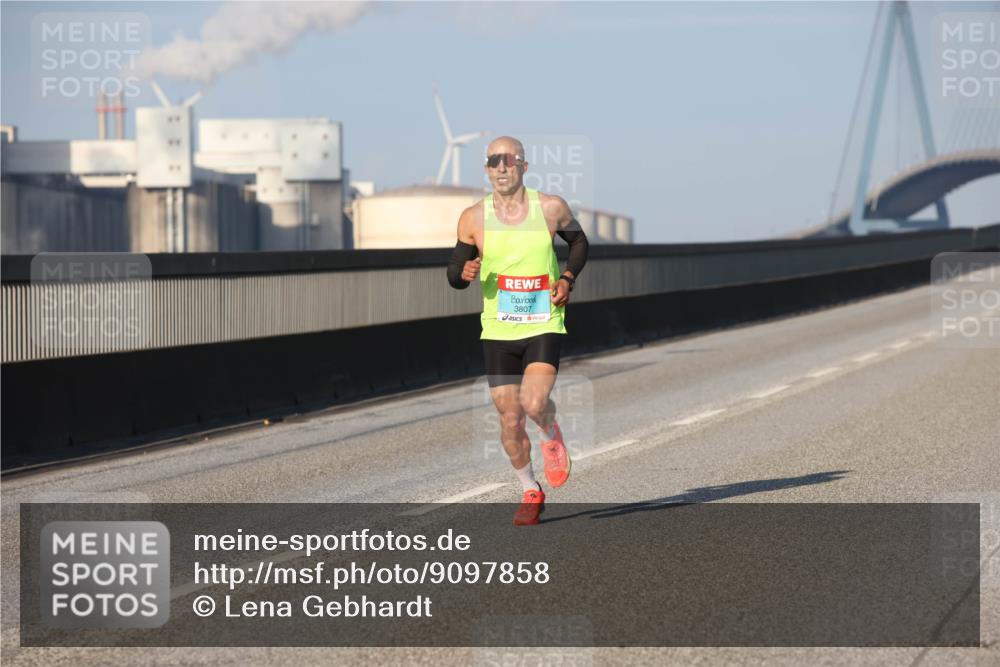 03.10.2025 - Köhlbrandbrückenlauf Lena Gebhardt http://msf.ph/oto/9097858 03.10.2025 09:34:04 Position 2 3807 meine-sportfotos.de