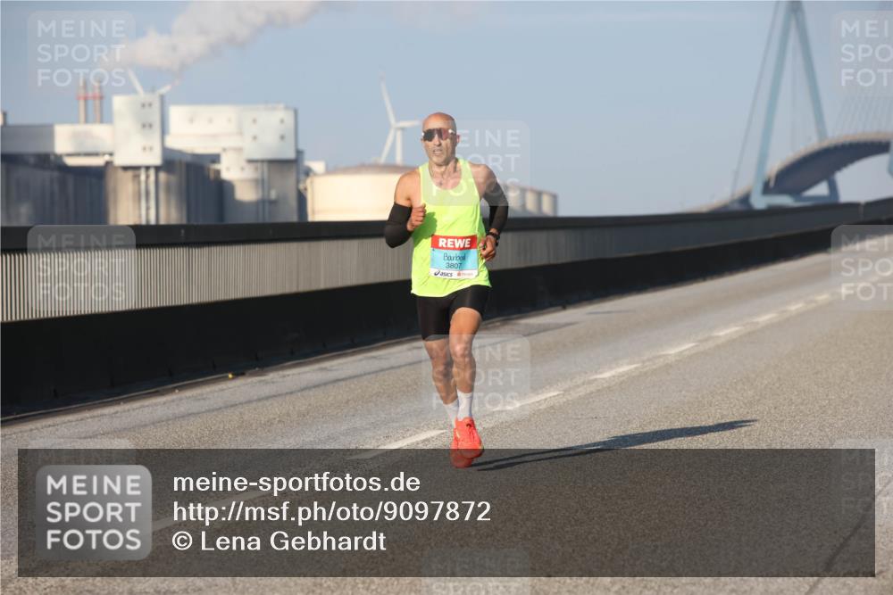 03.10.2025 - Köhlbrandbrückenlauf Lena Gebhardt http://msf.ph/oto/9097872 03.10.2025 09:34:04 Position 2 3807 meine-sportfotos.de