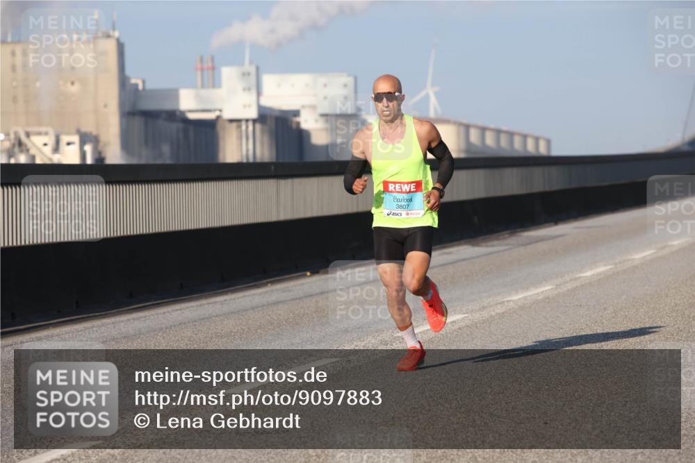 03.10.2025 - Köhlbrandbrückenlauf Lena Gebhardt http://msf.ph/oto/9097883 03.10.2025 09:34:04 Position 2 3807 meine-sportfotos.de