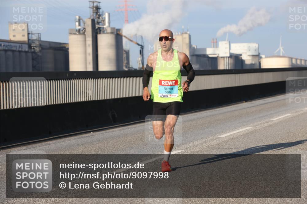 03.10.2025 - Köhlbrandbrückenlauf Lena Gebhardt http://msf.ph/oto/9097998 03.10.2025 09:34:06 Position 2 3807 meine-sportfotos.de