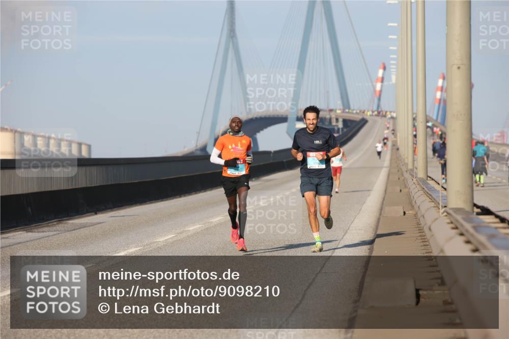03.10.2025 - Köhlbrandbrückenlauf Lena Gebhardt http://msf.ph/oto/9098210 03.10.2025 09:34:21 Position 2  meine-sportfotos.de