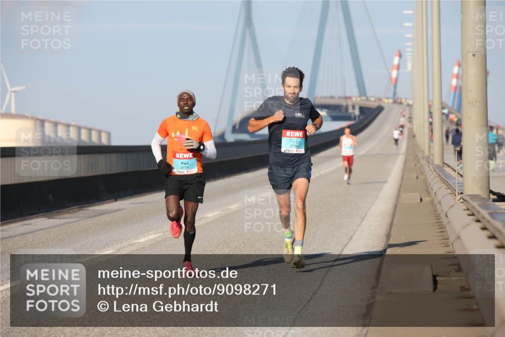 03.10.2025 - Köhlbrandbrückenlauf Lena Gebhardt http://msf.ph/oto/9098271 03.10.2025 09:34:23 Position 2 3714, 3760 meine-sportfotos.de